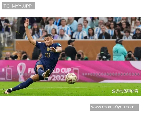 姆巴佩对阵巴萨表现惊艳生涯9场比赛已攻入12球